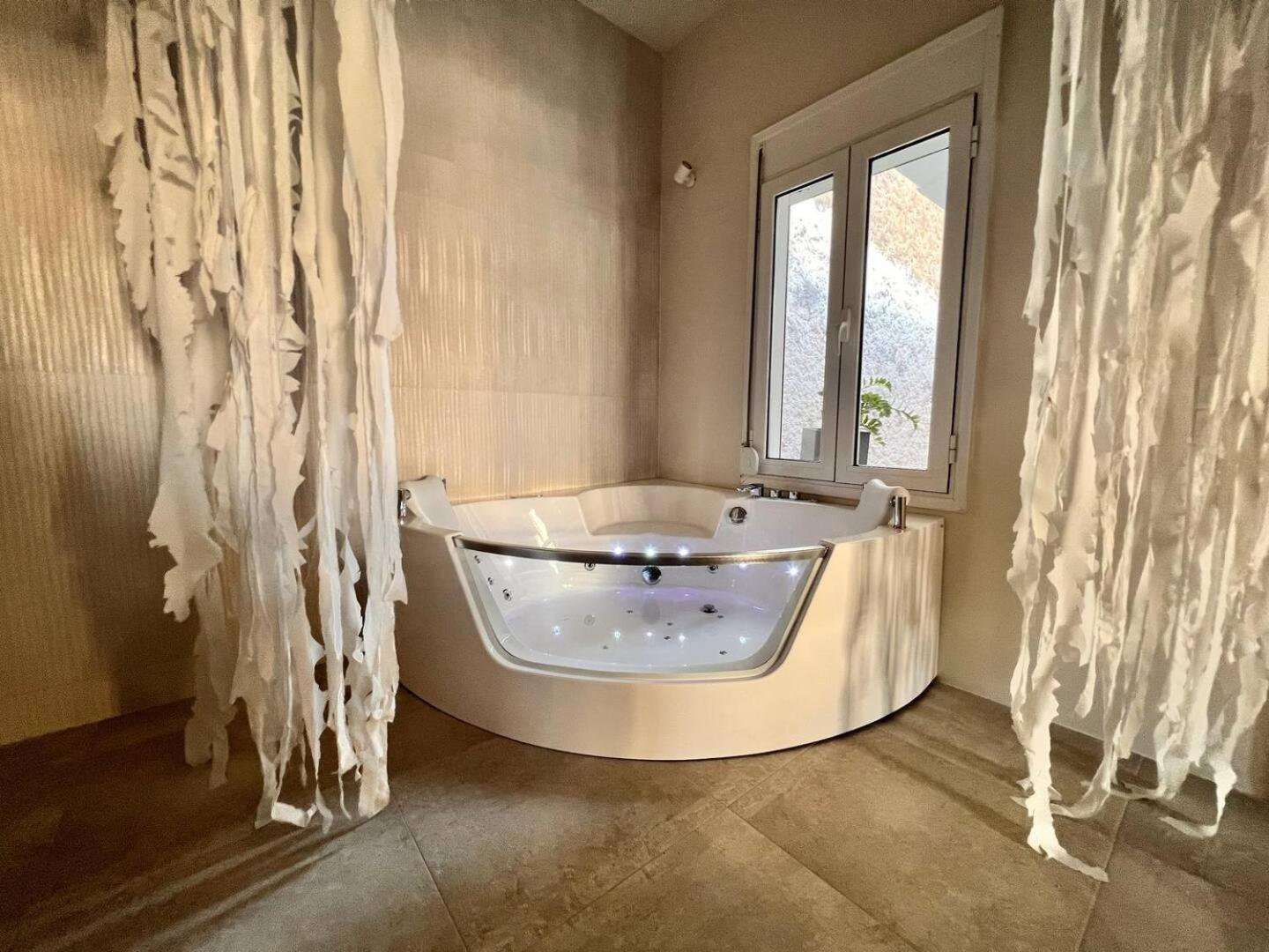 Perla Coco Jacuzzi Appartement La Canée